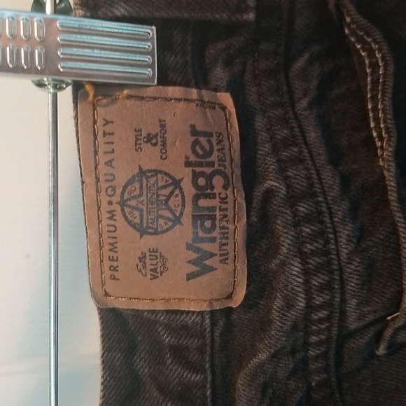 Black Wrangler Jeans - Picture 3 of 4